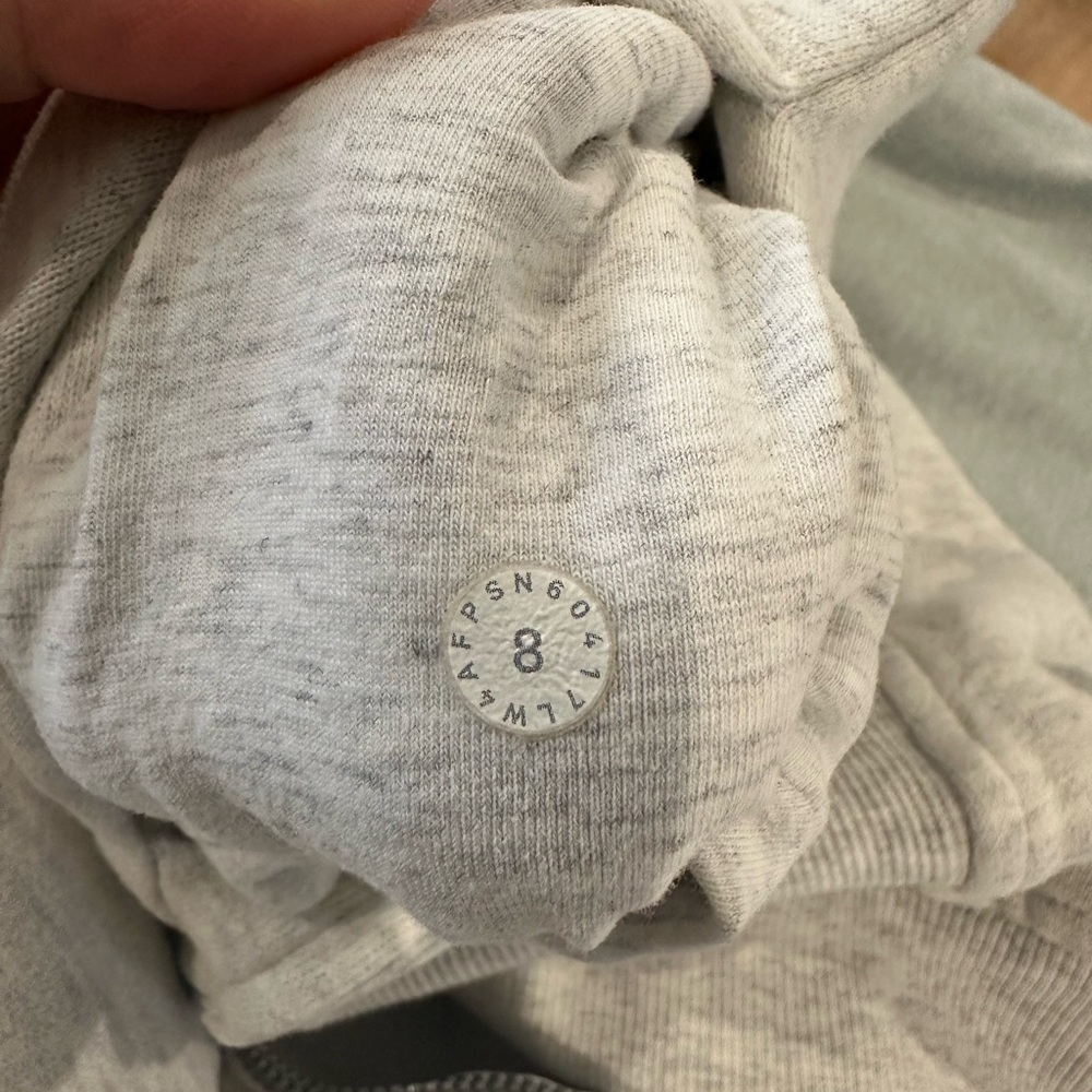 Lululemon Heather Gray Scuba Full Zip size 8 - Picture 3 of 3